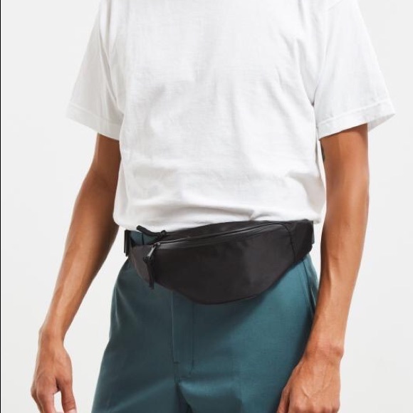 Urban Outfitters Belt Bag - Picture 2 of 2